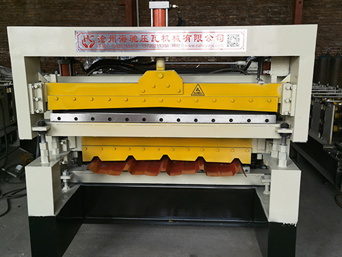 980 type color steel tile pressing machine for flat plate striped bottom plate
