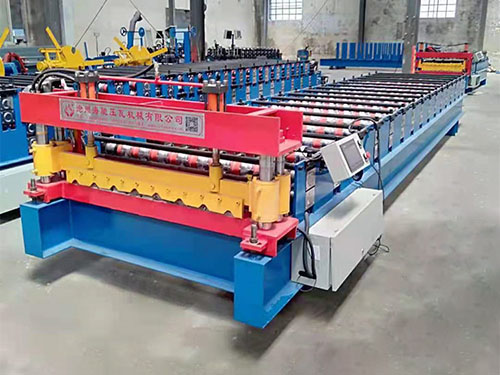 Precautions for feeding and receiving of tile press